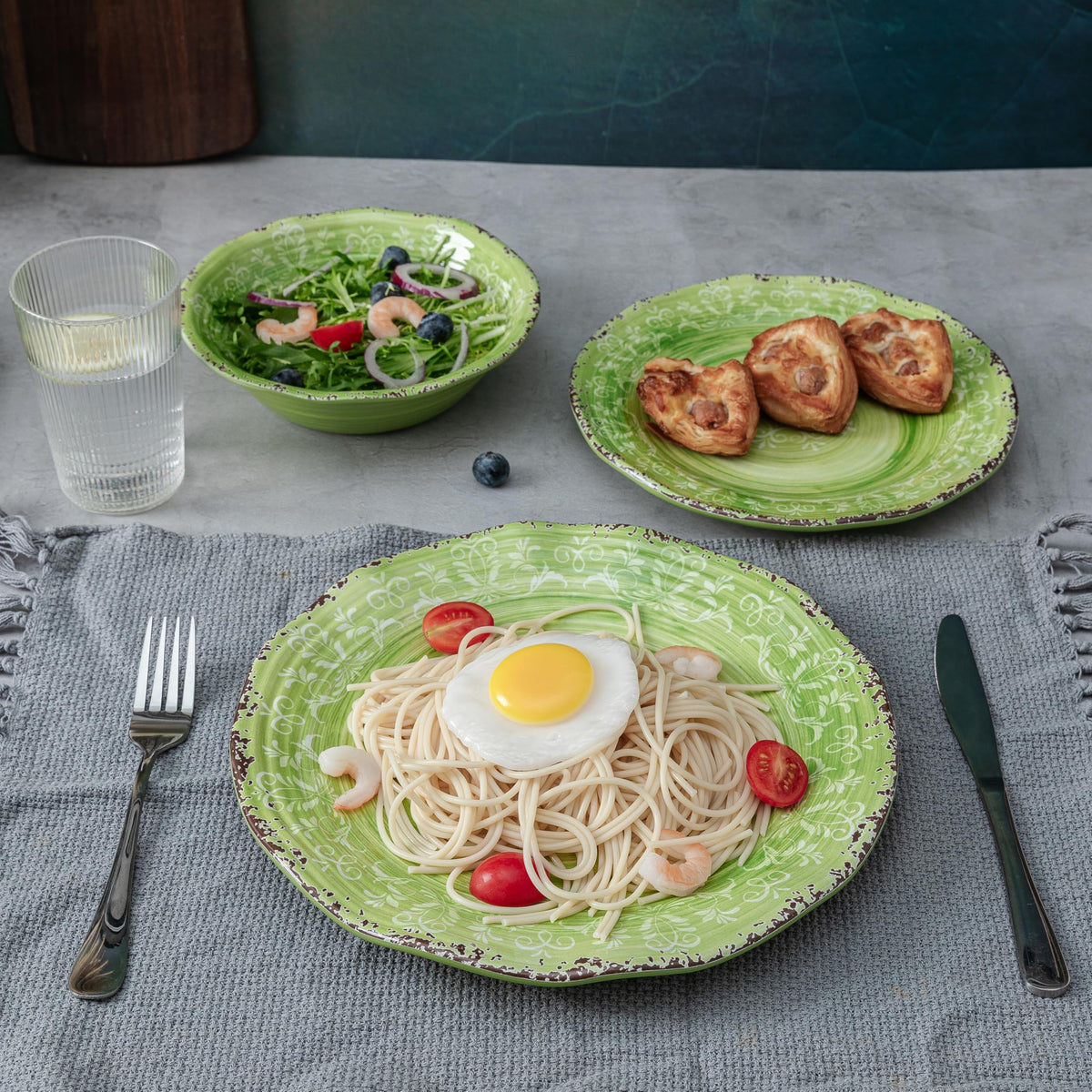 12 Piece Green Melamine Dinnerware Set R244119